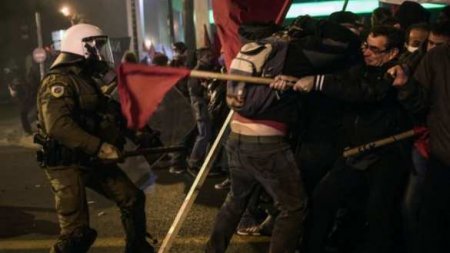 В Афинах полиция разогнала демонстрацию против визита Обамы (ВИДЕО)