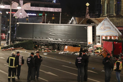 Установлена личность въехавшего в толпу в Берлине водителя грузовика