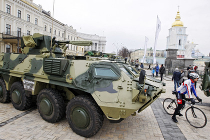 Украина провела военные учения на границе с Крымом (ФОТО)