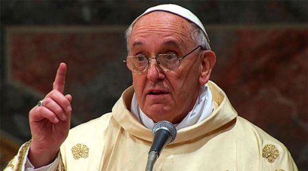 Папа Римский призвал не торопиться с оценкой Трампа и вспомнил Гитлера