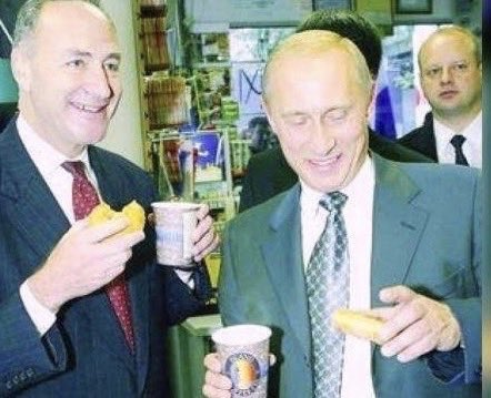 «Годный троллинг»: Трамп опубликовал фотографию Путина с лидером демократов США в Сенате и потребовал «расследовать связи»