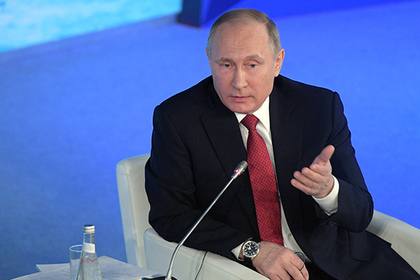 «Вон сидит»: Путин поправил журналиста, заявившего об отсутствии американцев на «арктическом» форуме