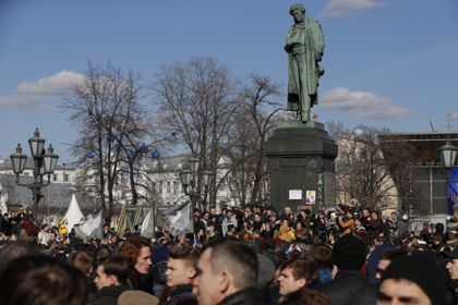 Эксперты: Кремль должен реагировать по существу на причины несанкционированных акций 26 марта