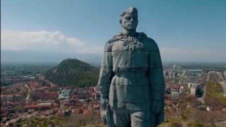 Россия направила Болгарии ноту в связи с осквернением памятника «Алеша»