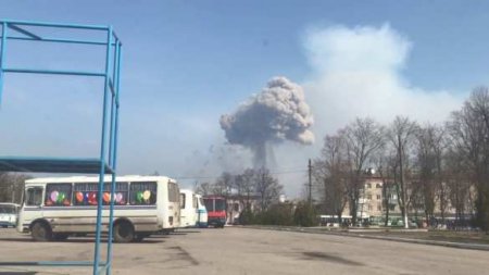Министр рассказал о масштабах разрушений после взрывов на складах под Харьковом