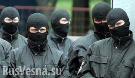 Вооруженные люди в камуфляже захватили поселковую администрацию под Одессой
