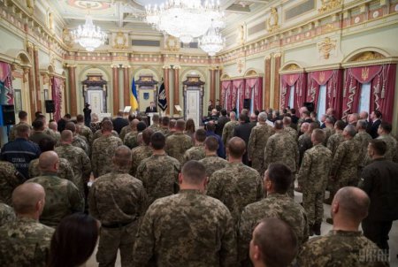 Не дам стреножить военных, — Порошенко хочет сделать командиров ВСУ неподсудными