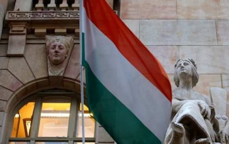 Польское радио: в Венгрии началась кампания против Евросоюза