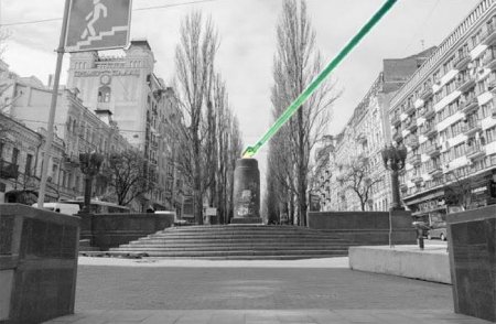 Памятник Ленину в Киеве заменят мечом джедая или клеткой (ФОТО)