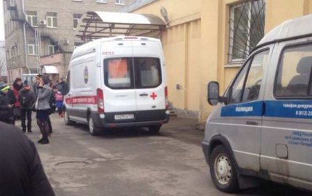 В Санкт-Петербурге эвакуировали школу из-за неизвестного газа, есть пострадавшие