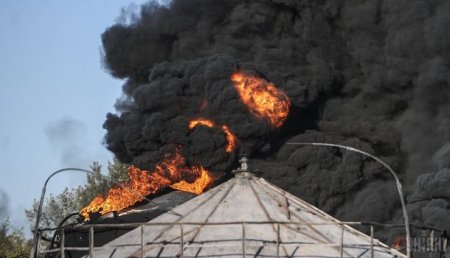 Под Киевом произошёл взрыв на нефтебазе