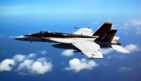Американский истребитель F-18 рухнул в море в Юго-Восточной Азии
