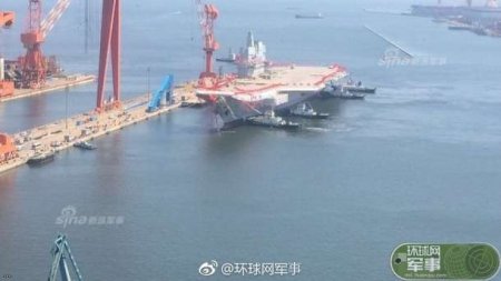 Торжественная церемония спуска на воду второго китайского авианосца