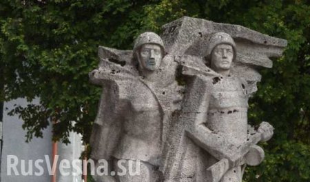 «Война с памятниками» в Польше может приобрести массовый характер, — посол России