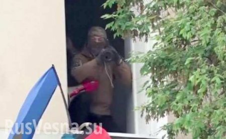 В окне был человек с гранатометом, — МВД объяснило штурм офиса ОУН (ФОТО, ВИДЕО)