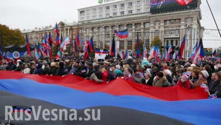 «Всё будет ДНР!» — Донецк празднует годовщину референдума (ВИДЕО)