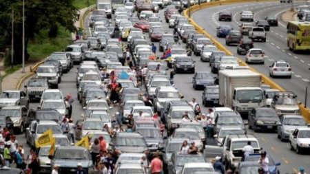 Automaidano по украинским методичкам: Тысячи венесуэльских автомобилистов выехали на протестные акции