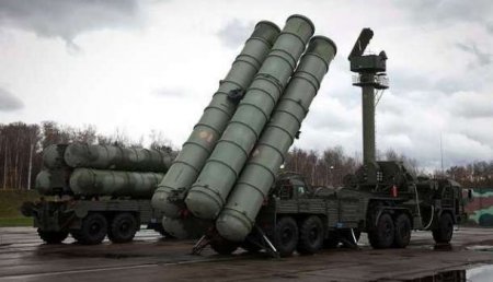 Минобороны: ракетный полк С-400 под Москвой поднят по тревоге