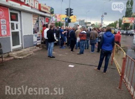 В Одессе полицейские протаранили автомобиль и врезались в магазин (ФОТО, ВИДЕО)