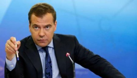 Медведев: Давайте заменим российских футболистов на роботов