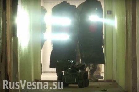 Боевые роботы помогли спецназу ФСБ освободить заложников в Крыму — кадры учений (ВИДЕО)