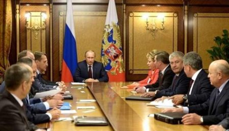 Владимир Путин обсудил с членами Совбеза России операцию ВКС в Сирии