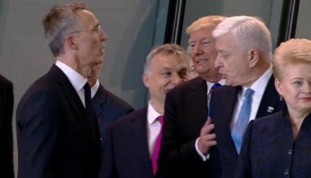 Жаль, что не дал пинка: Премьер Черногории заявил, что толчок от Трампа прославил страну