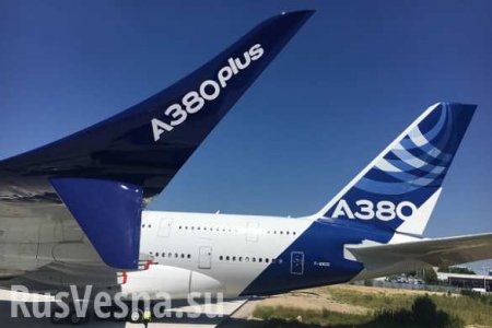 Airbus показал новую версию крупнейшего в мире пассажирского самолета (ВИДЕО)