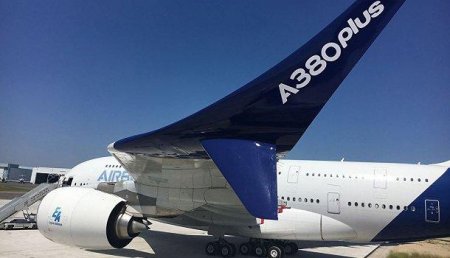 Airbus представил новую версию крупнейшего в мире пассажирского самолета