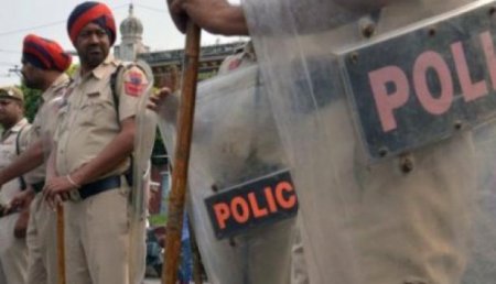На севере Индии толпа насмерть забила полицейского