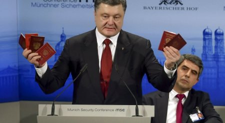 Порошенко передал Трампу «испачканные от страха трусы», доказав вторжение войск России в Донбасс (ФОТО)