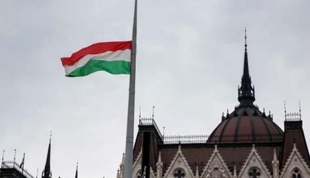 Глава МИД Венгрии обвинил Еврокомиссию в шантаже