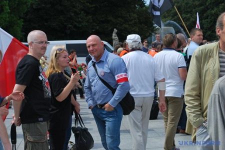 «Бандеровцам жить не дадим»:Варшава отмечает годовщину Волынской резни