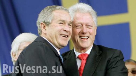 Клинтон спрятался между двумя Бушами (ФОТО)