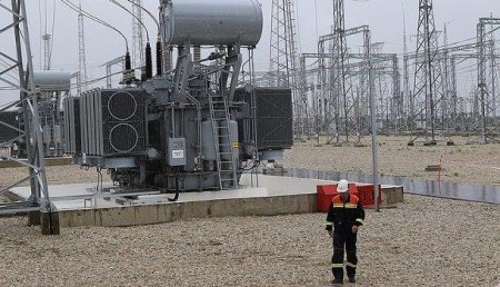 В Крыму и Севастополе вновь отключение: без электричества остались более 108 000 человек