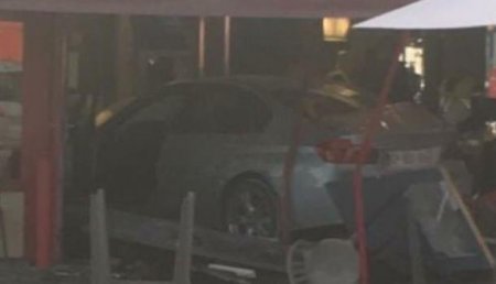 Под Парижем водитель авто намеренно въехал в пиццерию и убил 8-летнюю девочку
