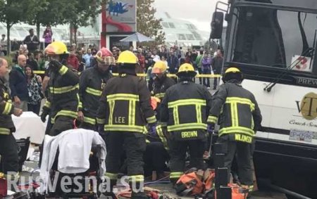 Микроавтобус въехал в толпу в Барселоне, есть пострадавшие (ФОТО, ВИДЕО)