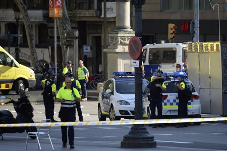 Кровавый теракт в Барселоне: Убиты и ранены почти 100 человек (ФОТО, ВИДЕО)