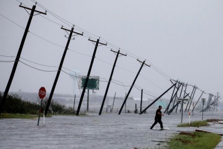 Разрыв трубопровода и утечка химикатов: последствия урагана «Харви» в Техасе (ФОТО)