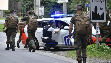 Надо пристёгиваться: В Бельгии обнаружили тело пилота, выпавшего из военного вертолета во время авиашоу