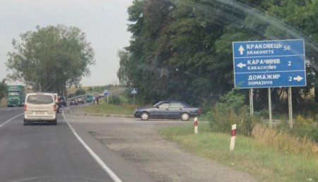 Сторонники Саакашвили разбили палаточный городок на границе с Польшей. К ним выдвинулась колонна из Львова
