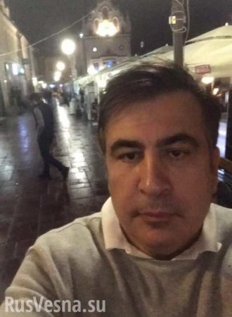 «Не отъехали, стоим с закрытыми дверями», — Саакашвили остановил движение поездов