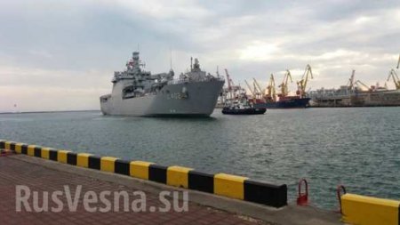 Десантный корабль ВМС Турции вошел в порт Одессы (ФОТО, ВИДЕО)