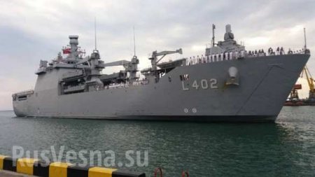 Десантный корабль ВМС Турции вошел в порт Одессы (ФОТО, ВИДЕО)