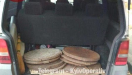 В Киеве задержан «Мерседес» с 14 краденными канализационными люками в багажнике