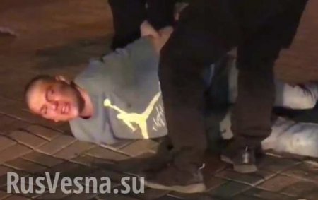 В Киеве пьяный баскетболист прятался от полиции в мусорном баке (ВИДЕО)