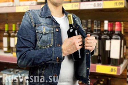 «Позор и унижение»: В Польше решили досматривать украинцев в магазинах (ФОТО)