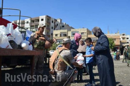 Russian Soldiers Coming To Help: Humanitarian Convoy Visited Muadamia Town (PHOTO)