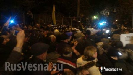 МОЛНИЯ: Порошенко начал жесткий разгон Майдана (+ВИДЕО, ФОТО)