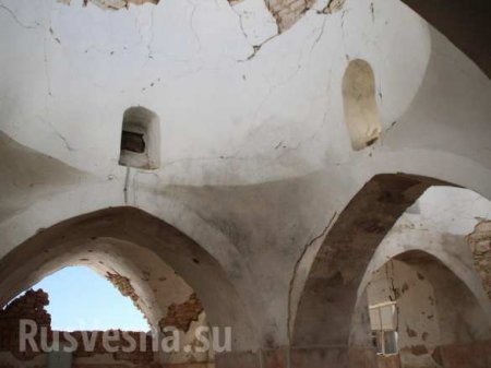 Сирия: Боевики ИГИЛ уничтожили древнюю мусульманскую святыню сразу после визита журналистов «Аль-Арабии» — репортаж РВ (ФОТО)